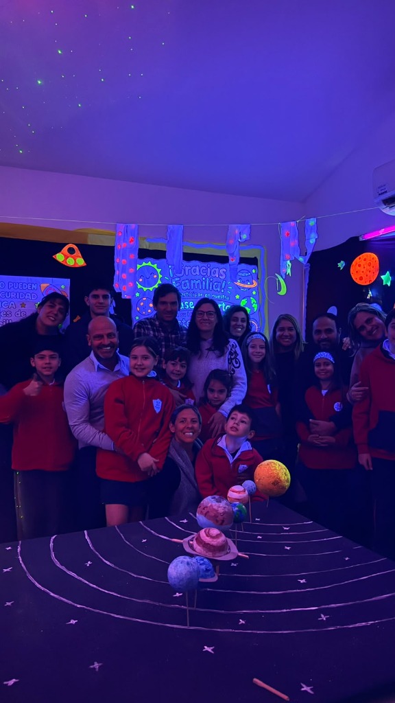 Clases abiertas participativas con proyecto del sistema solar - Educación Primaria